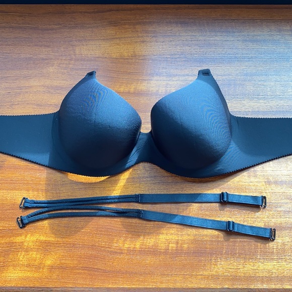 Seamless Underwire Bra 34C - Picture 3 of 9